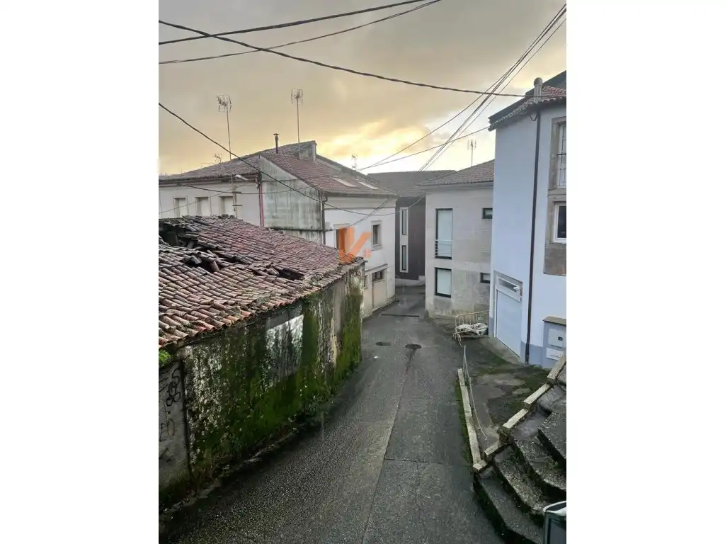 Exterior view of Buildings for sale in Santiago de Compostela 