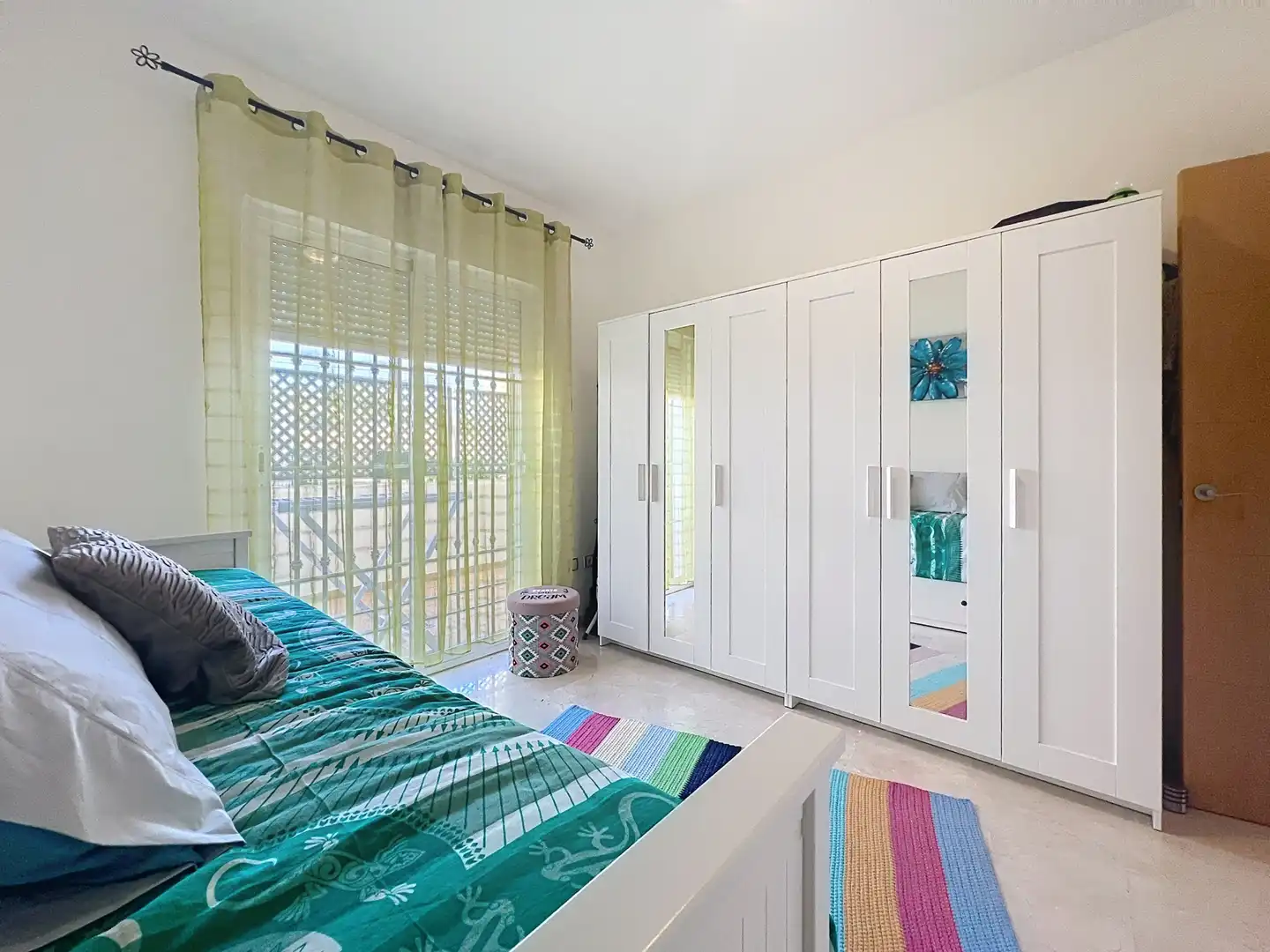 Dormitori de Apartament en venda en Manilva amb Aire condicionat, Terrassa i Traster