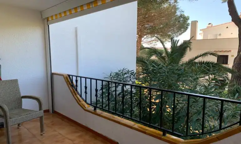 Terrasse von Erdgeschoss zum Verkauf in Roses mit Privatgarten, Möbliert und Gemeinschaftspool