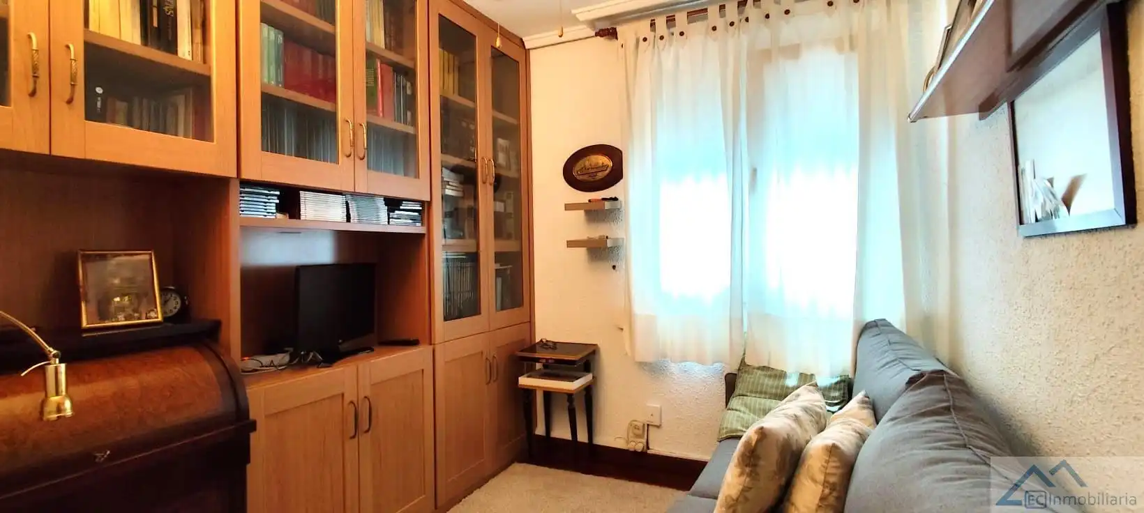 Flat for sale in Cuatro Caminos