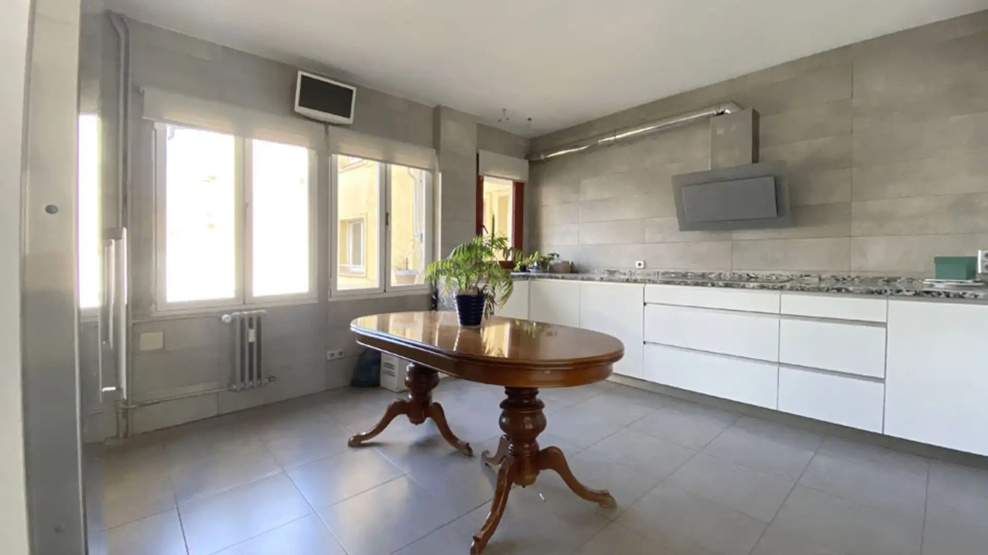 Cocina de Piso en venta en Vitoria - Gasteiz con Calefacción, Parquet y Terraza