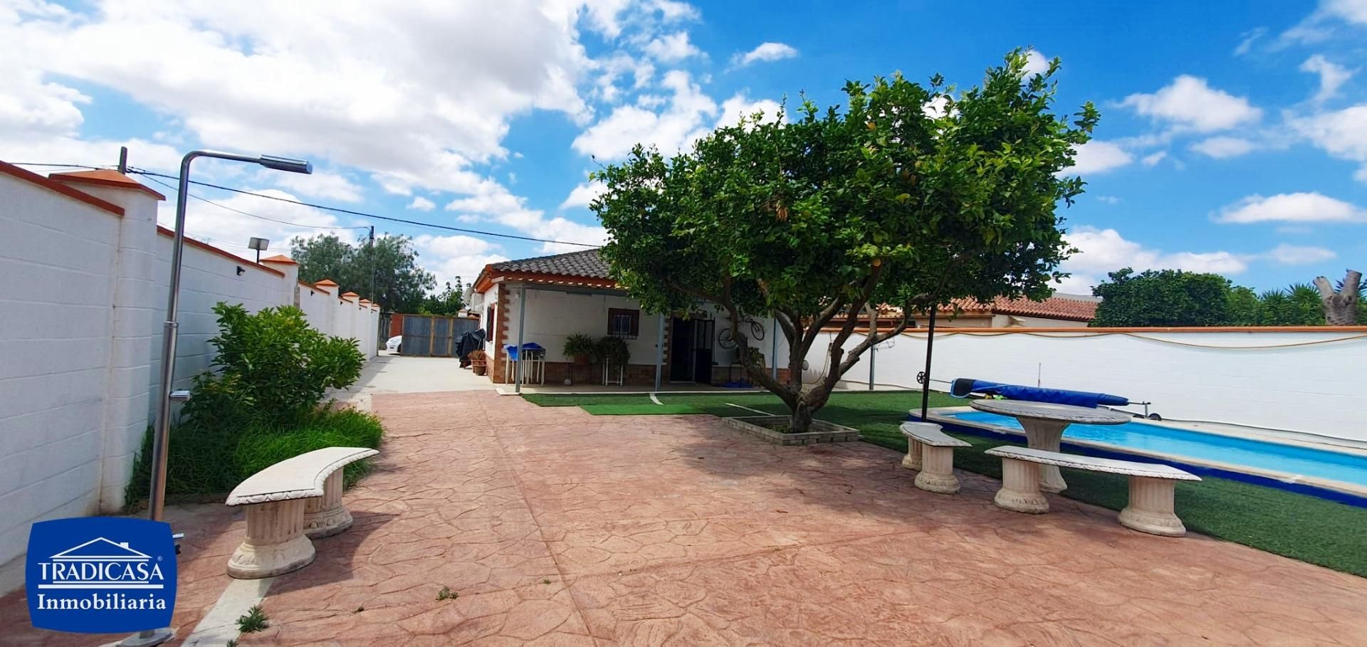 Vista exterior de Finca rústica en venda en Jerez de la Frontera amb Aire condicionat, Jardí privat i Piscina