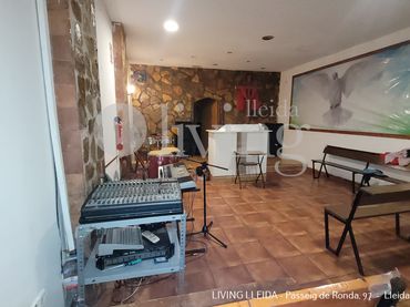 Locale commerciale in vendita a Carrer Indivil i Mandoni