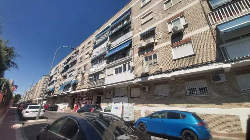 Vista exterior de Piso en venta en Parla