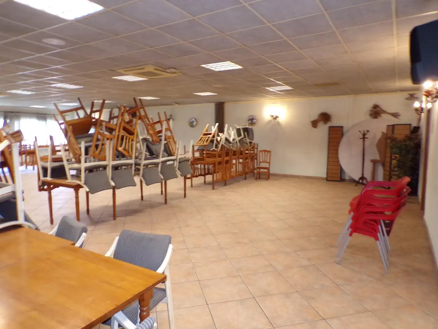 Commercial properties for sale in Castellón de la Plana / Castelló de la Plana  with Air Conditioner, Terrace and Furnished