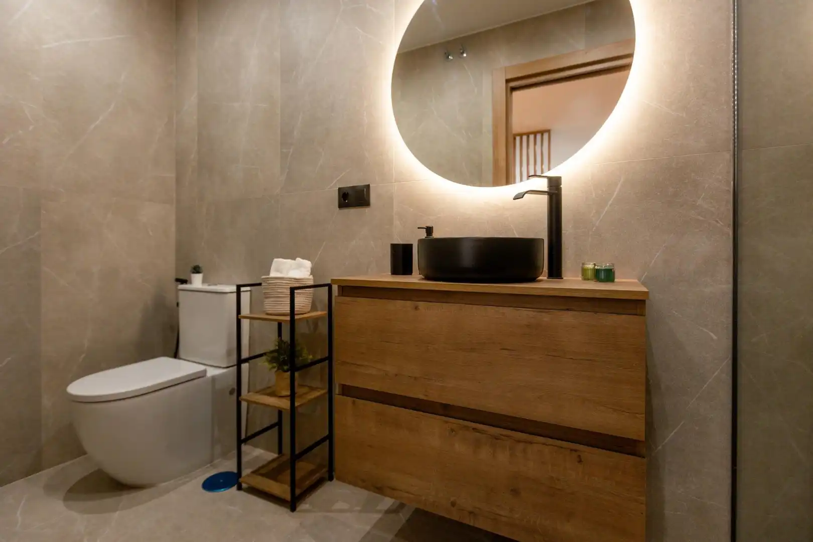 Bathroom of Study for sale in Granada  with Air Conditioner, Heating and Furnished