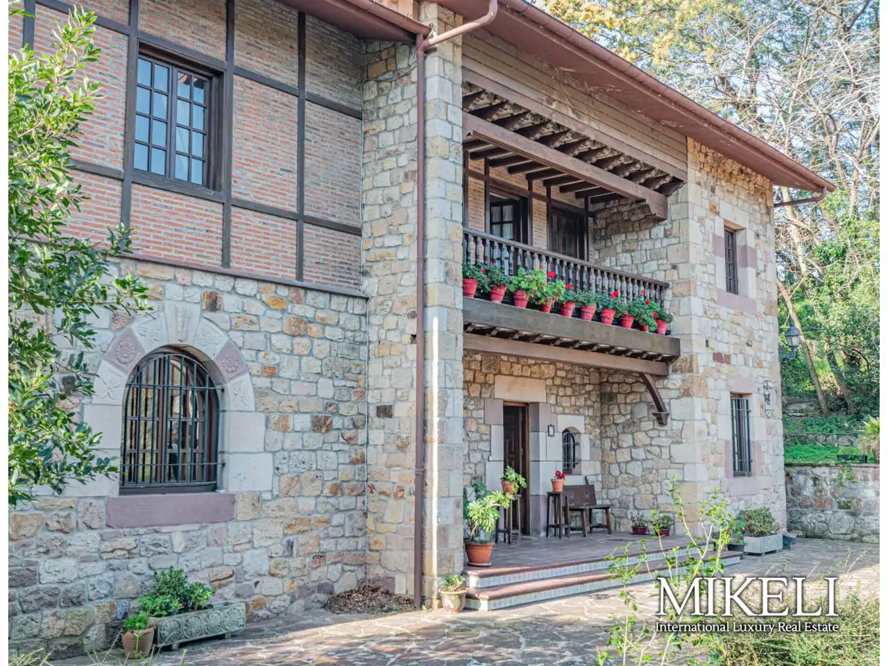 Vista exterior de Casa o xalet en venda en Piélagos amb Calefacció, Jardí privat i Terrassa