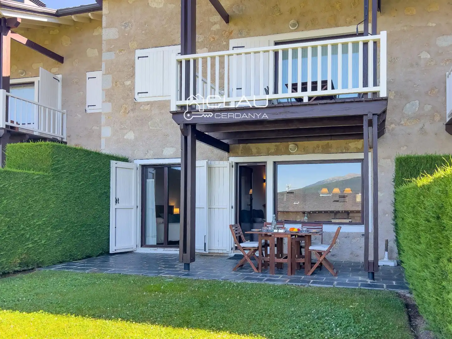 Terraza de Piso de alquiler en Osséja con Calefacción, Jardín privado y Parquet
