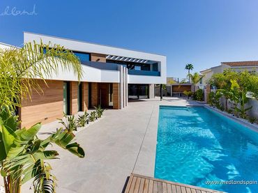 Detached house with pool for sale in Ciudad Quesada