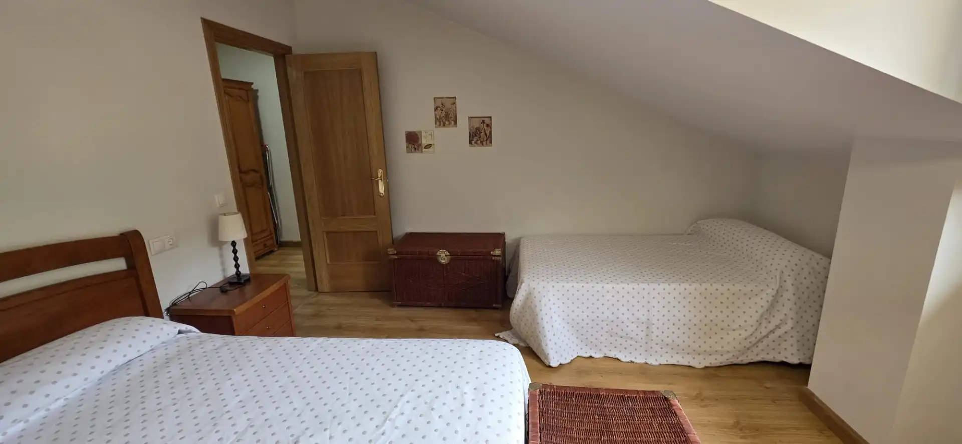 Dormitori de Pis en venda en Aller amb Calefacció, Parquet i Terrassa