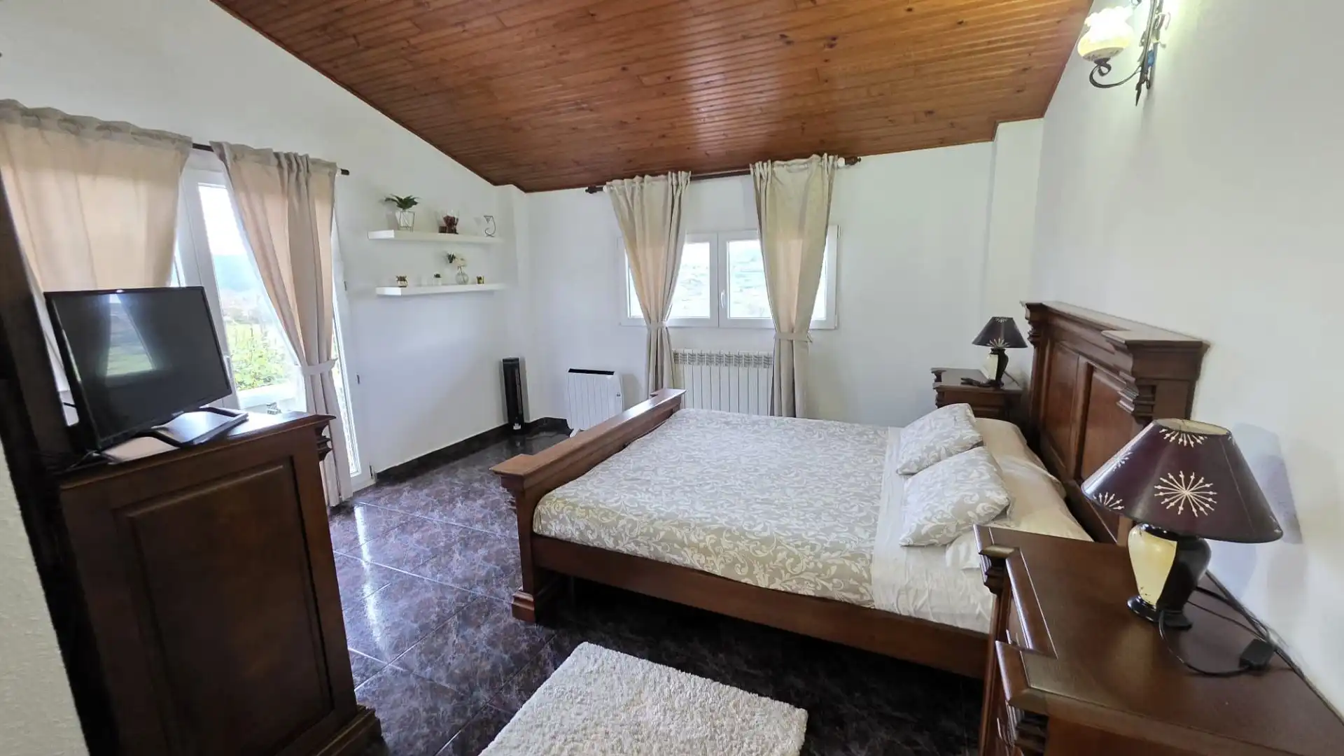 Dormitori de Casa o xalet en venda en Castro-Urdiales amb Calefacció, Jardí privat i Terrassa