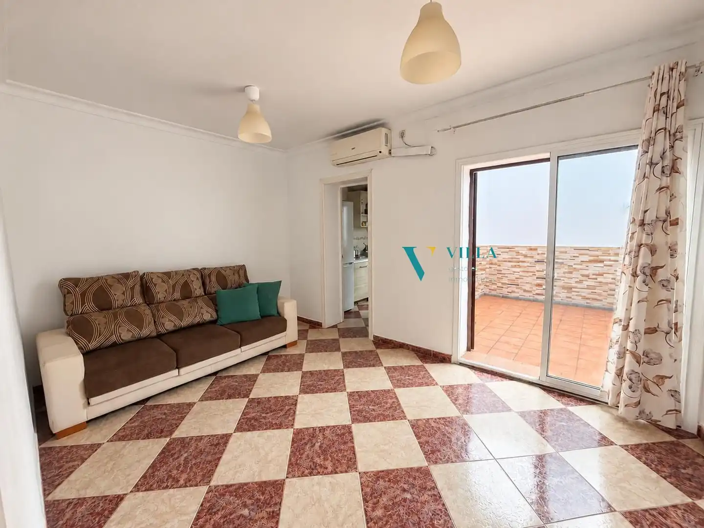 Sala d'estar de Casa o xalet en venda en Alcalá de Guadaira amb Aire condicionat i Traster
