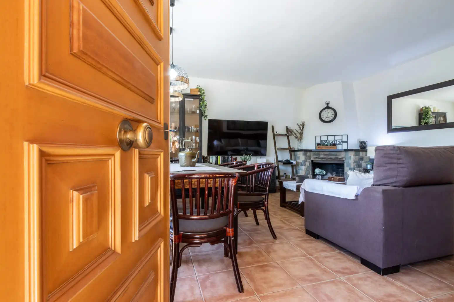 Sala d'estar de Casa o xalet en venda en Viladecavalls amb Jardí privat i Moblat