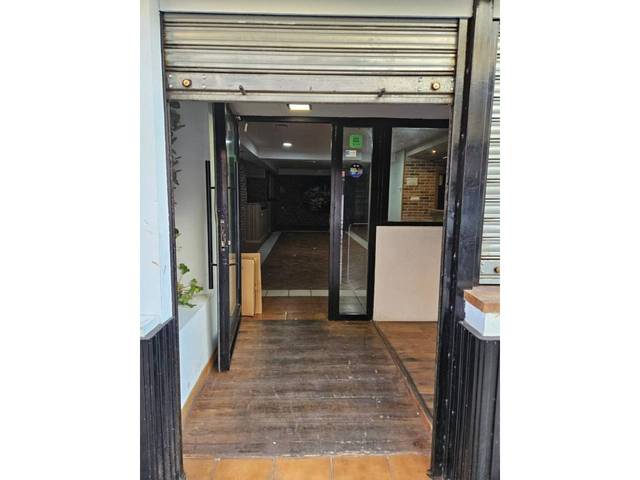 Local comercial en Alquiler en Calle Virgen de Fátima en Triana Este