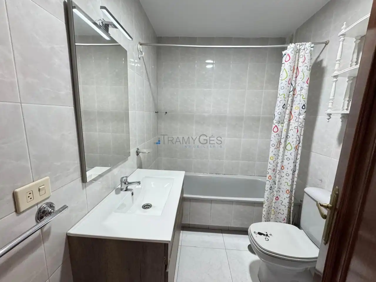 Bathroom of Flat for sale in Moaña  with Heating and Storage room