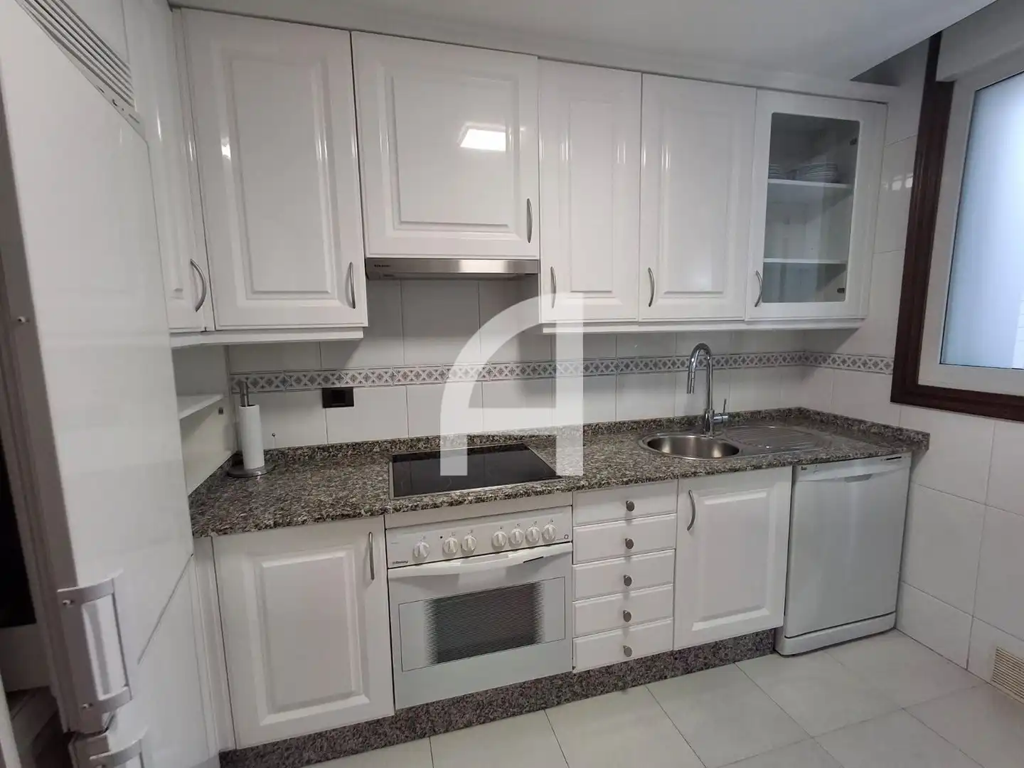 Wohnung zur Miete in R. de Rosalía de Castro, Centro - Areal