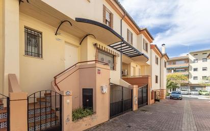 Exterior view of Single-family semi-detached for sale in  Granada Capital  with Heating, Parquet flooring and Terrace