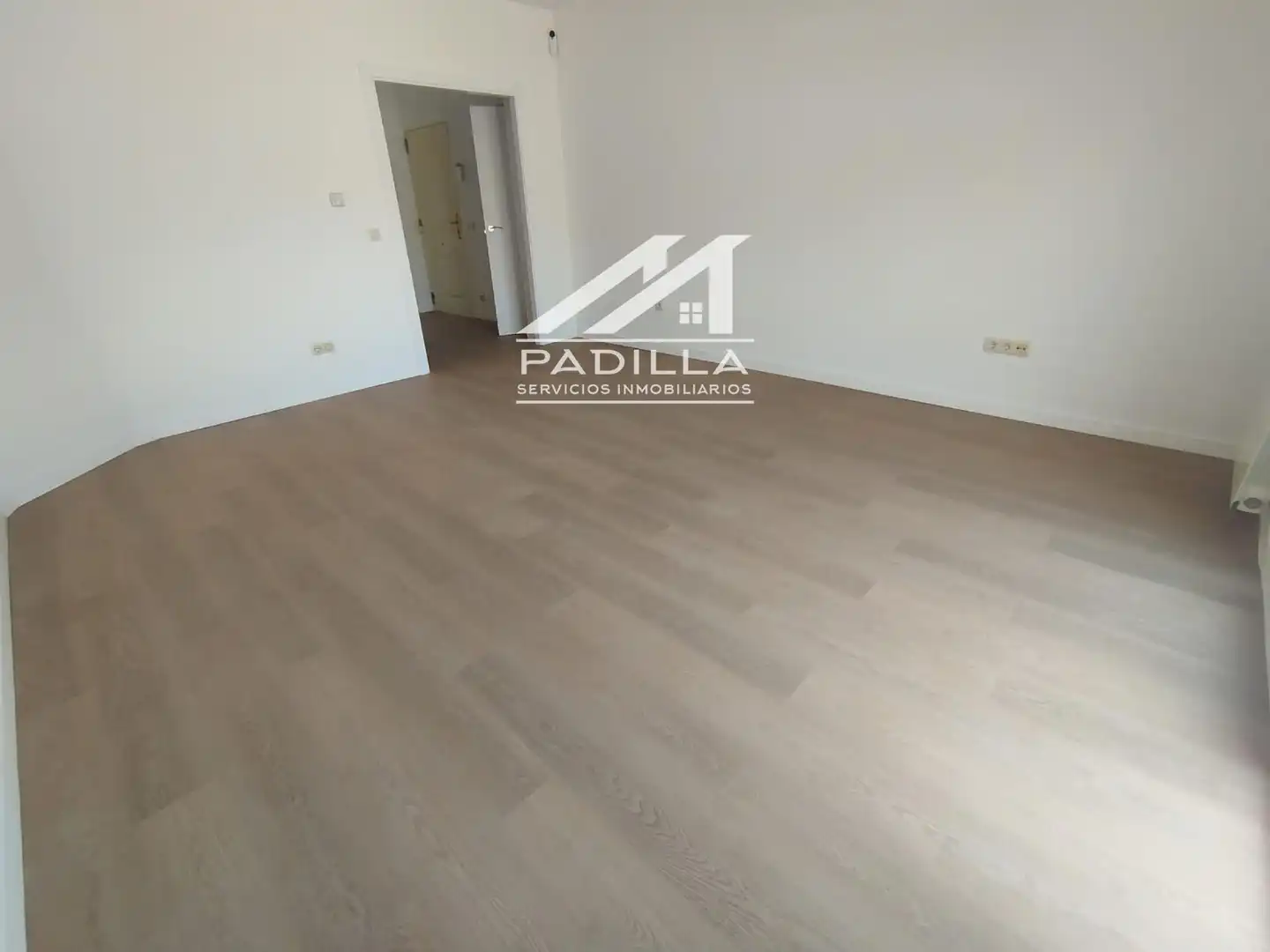 Schlafzimmer von Einfamilien-Reihenhaus zum Verkauf in Méntrida mit Heizung