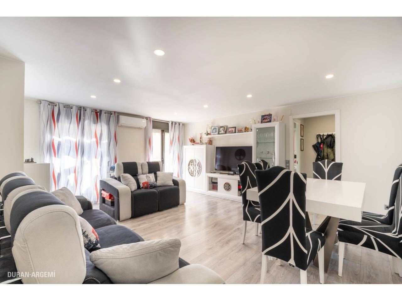 Sala d'estar de Pis en venda en Terrassa amb Calefacció, Parquet i Balcó