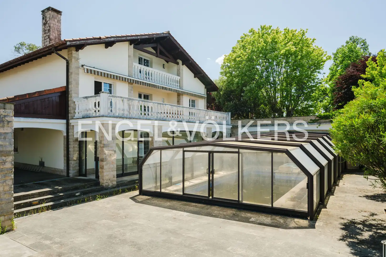 Terraza de Finca rústica en venta en Hendaye con Aire acondicionado, Calefacción y Jardín privado