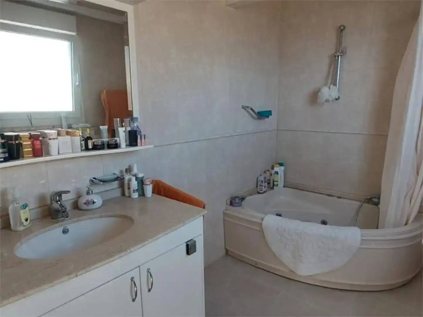 Bathroom of Flat for sale in Mogán  with Air Conditioner, Private garden and Storage room