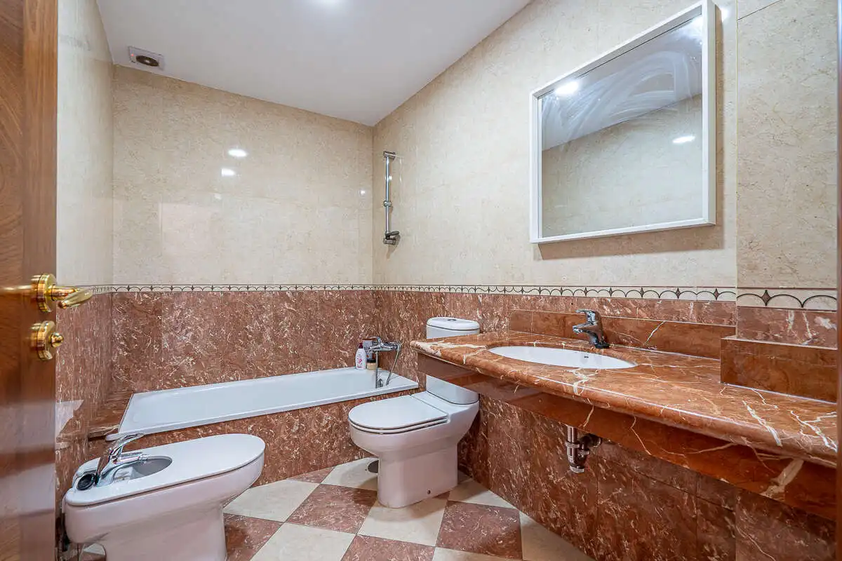 Baño de Piso en venta en Arrecife con Terraza y Balcón