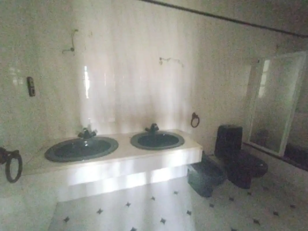 Bany de Casa o xalet en venda en Zaragoza amb Jardí privat