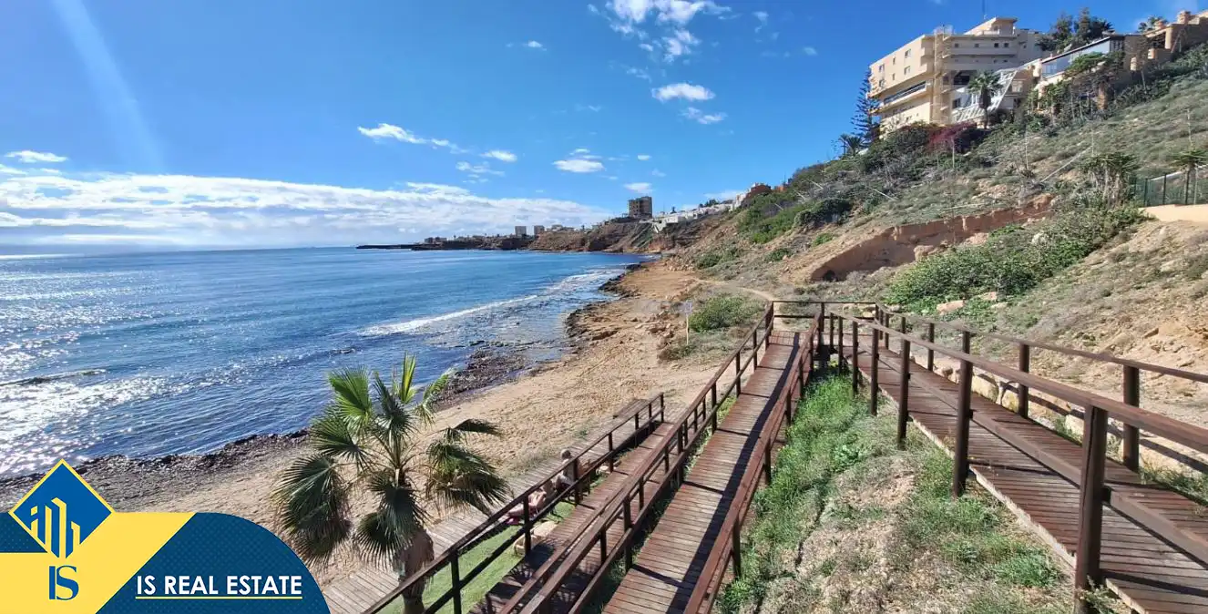 Vista exterior de Estudi en venda en Torrevieja amb Aire condicionat, Calefacció i Terrassa