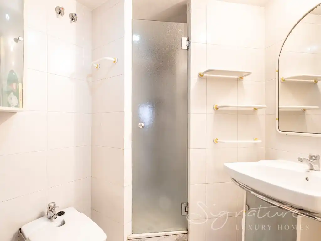 Bathroom of Attic for sale in Sant Cugat del Vallès  with Air Conditioner, Terrace and Swimming Pool