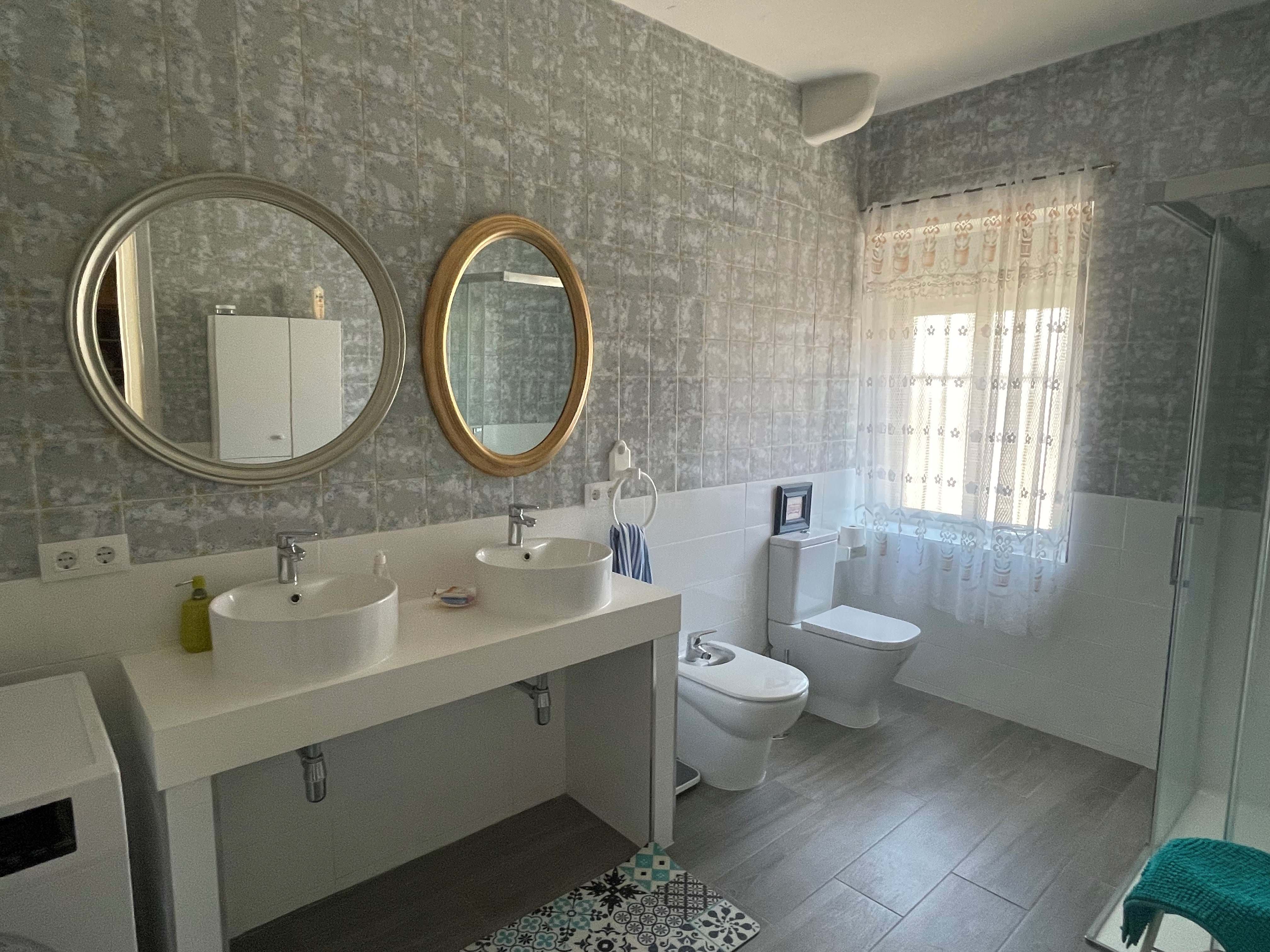 Bany de Casa o xalet en venda en Santas Martas amb Calefacció