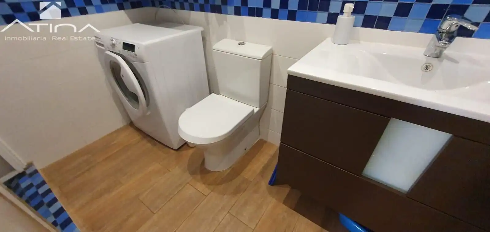 Bany de Apartament en venda en Guardamar de la Safor amb Aire condicionat, Terrassa i Piscina comunitària