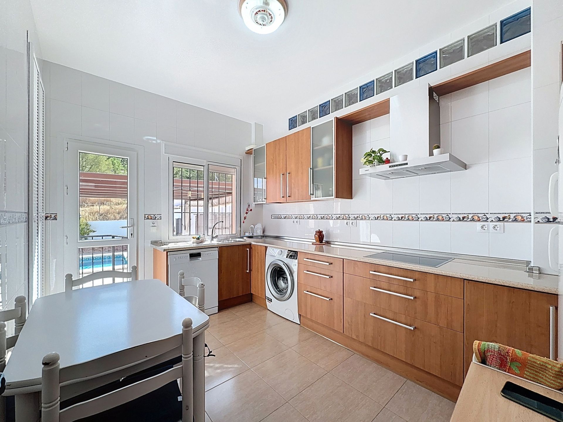 Kitchen of House or chalet for sale in Casabermeja  with Air Conditioner, Terrace and Swimming Pool