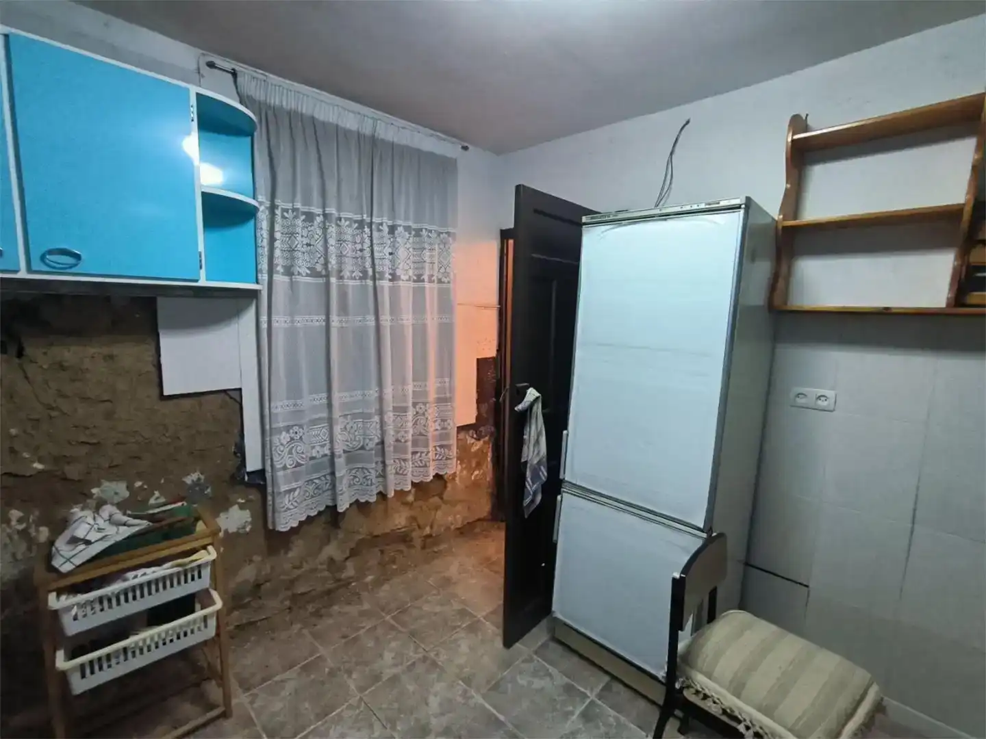 Cuina de Casa adosada en venda en Palacios de la Valduerna amb Moblat