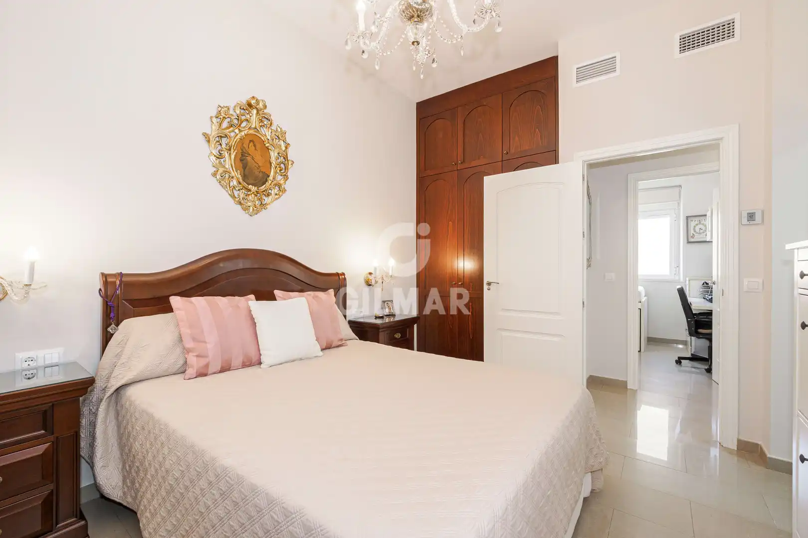 Bedroom of Flat for sale in Sevilla  with Heating, Storage room and Balcony