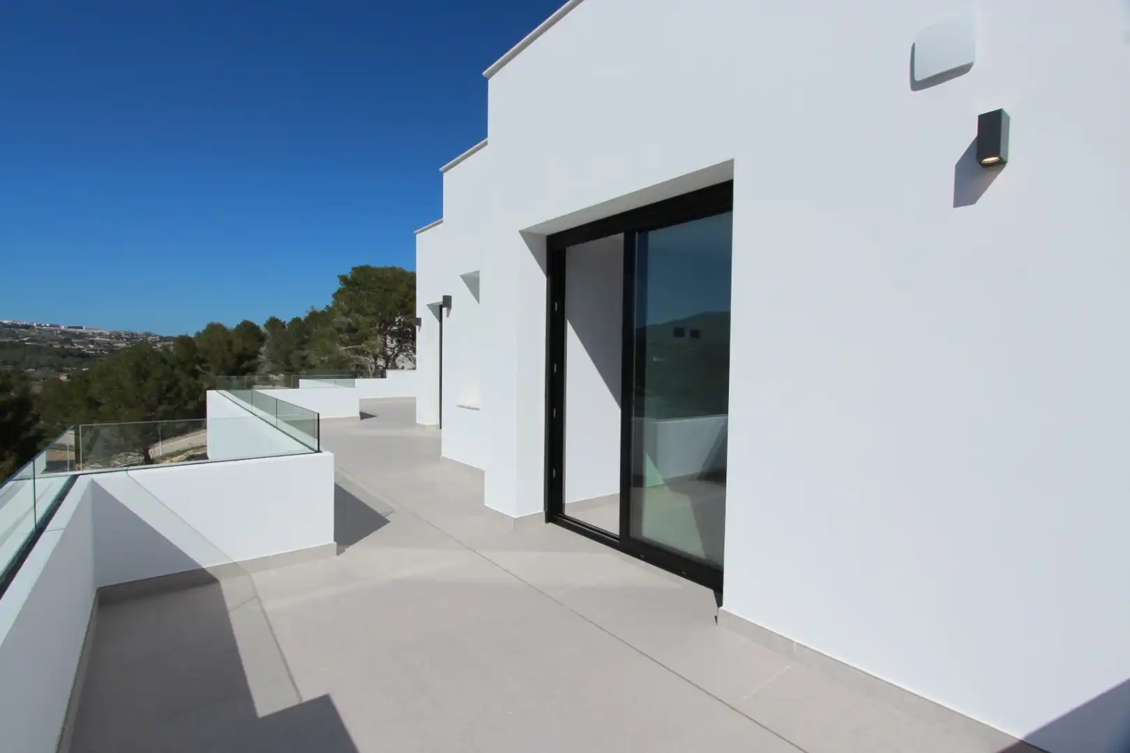 Terrasse von Haus oder Chalet zum Verkauf in Calpe / Calp mit Klimaanlage, Heizung und Privatgarten