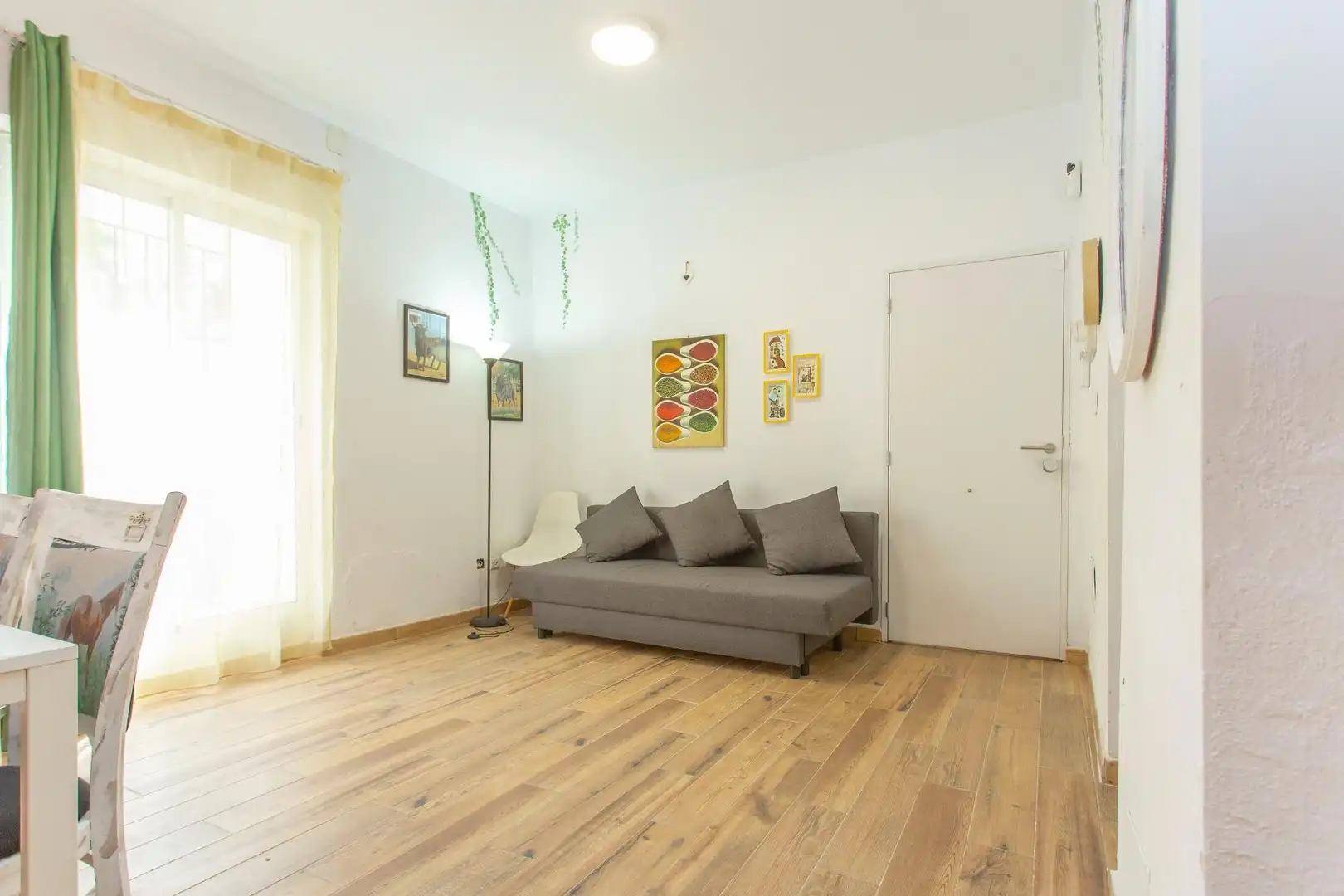 Sala d'estar de Apartament en venda en Jerez de la Frontera amb Calefacció i Moblat