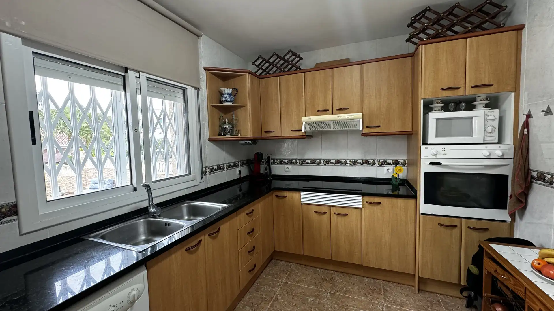 Cuina de Casa o xalet en venda en Creixell amb Aire condicionat, Calefacció i Jardí privat