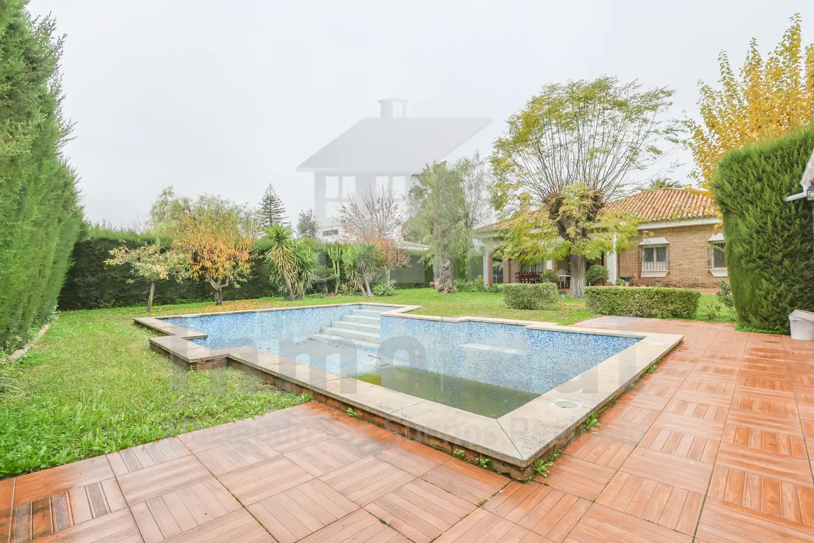 Swimming pool of Houses for sale in Espartinas  with Air Conditioner, Heating and Private garden