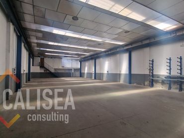 Nau industrial de lloguer a Carrer de València 13