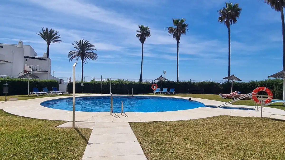 Piscina de Estudi en venda en Mijas amb Aire condicionat, Calefacció i Piscina