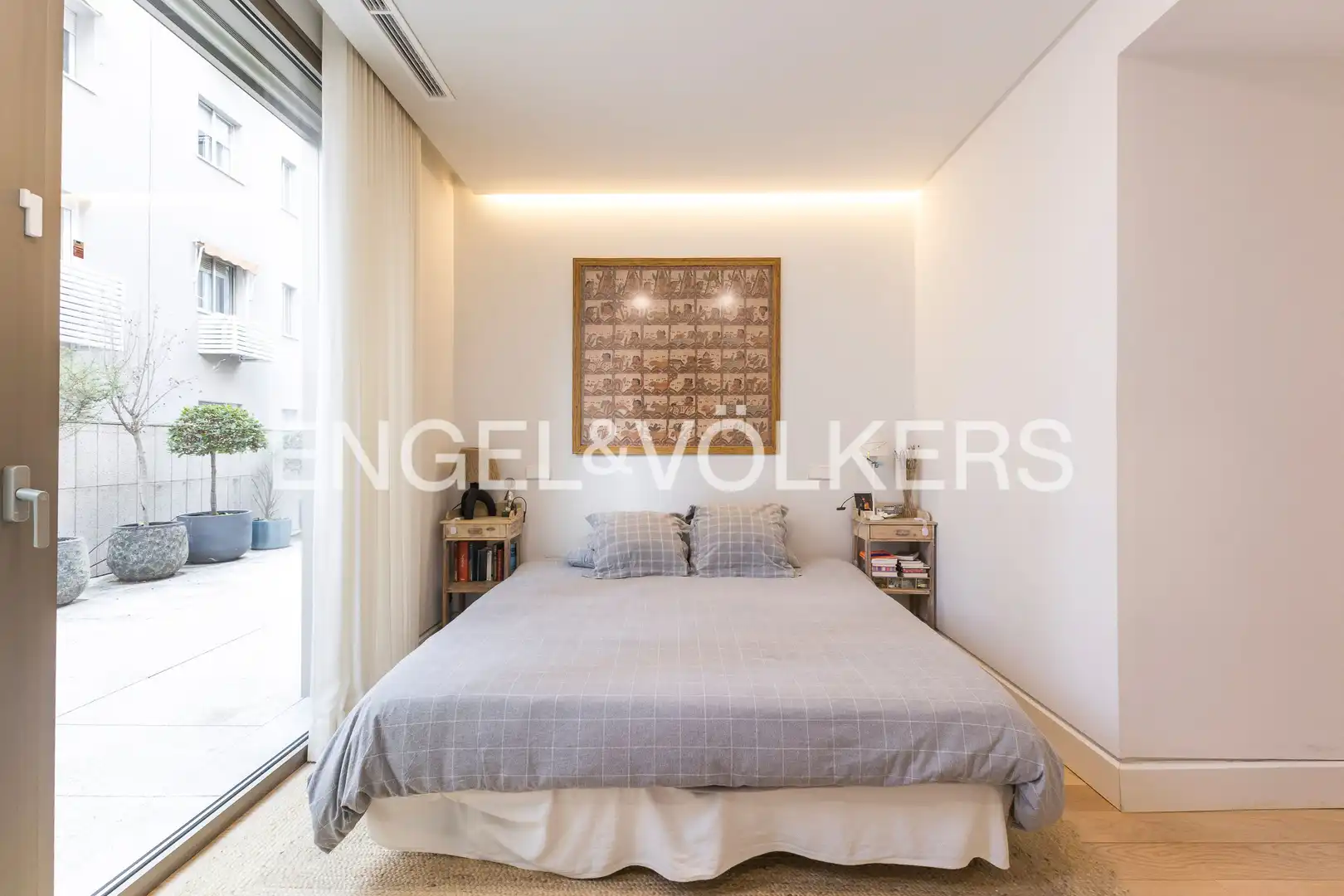 Dormitori de Apartament en venda en Madrid amb Calefacció, Jardí privat i Traster