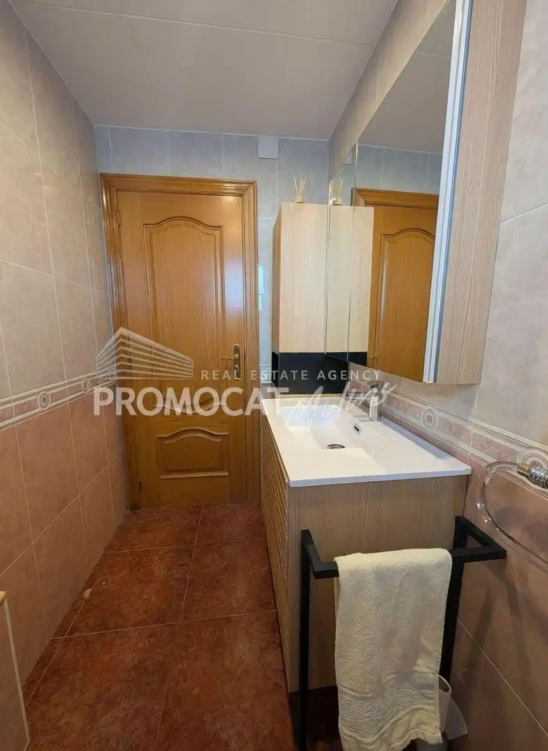 Baño de Piso en venta en Molins de Rei con Aire acondicionado, Jardín privado y Terraza