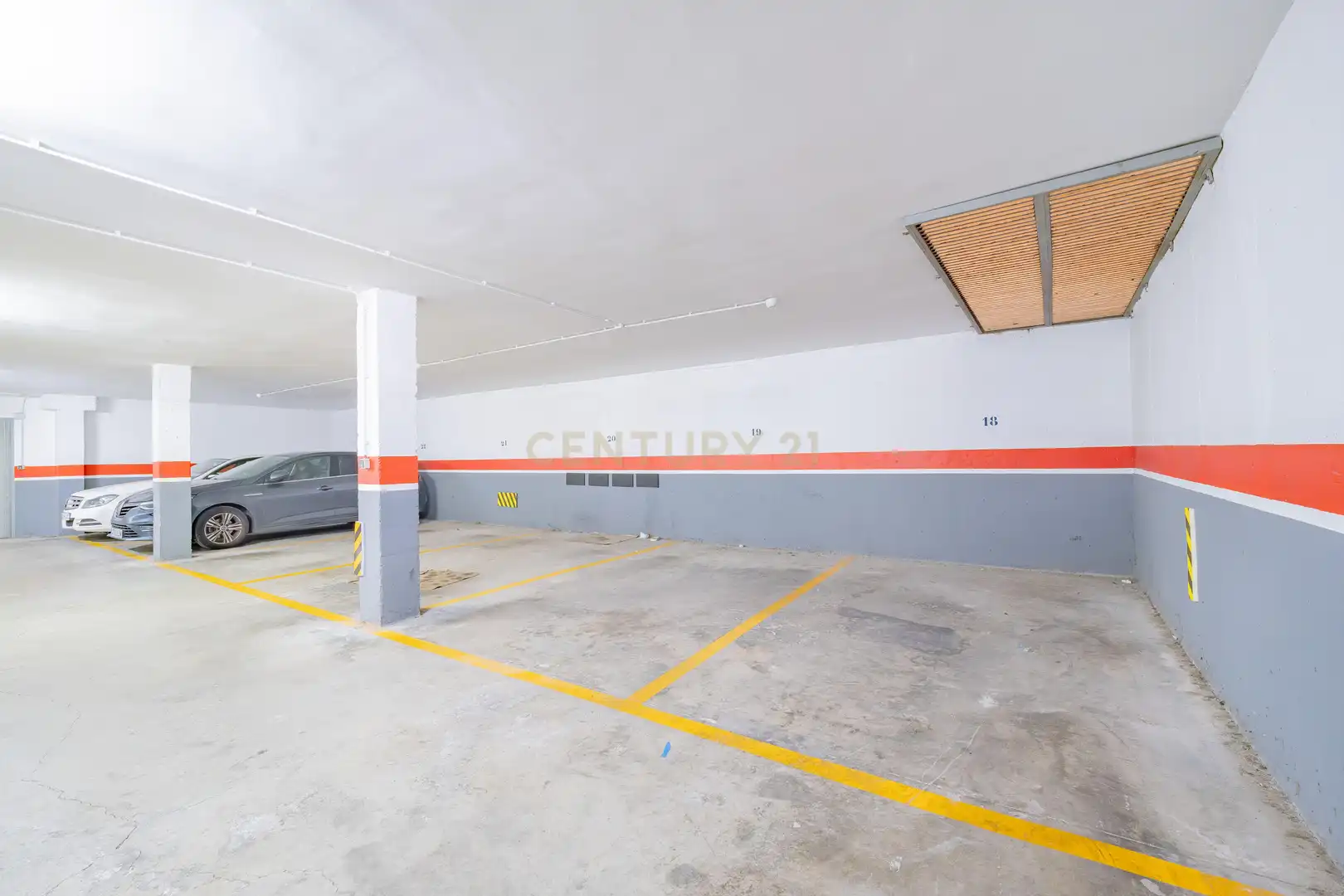 Parkplatz von Wohnungen zum Verkauf in La Pobla Llarga mit Klimaanlage, Ofen und Balkon