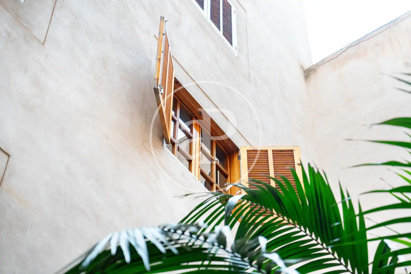 Außenansicht von Wohnung zum Verkauf in  Palma de Mallorca mit Klimaanlage, Heizung und Balkon