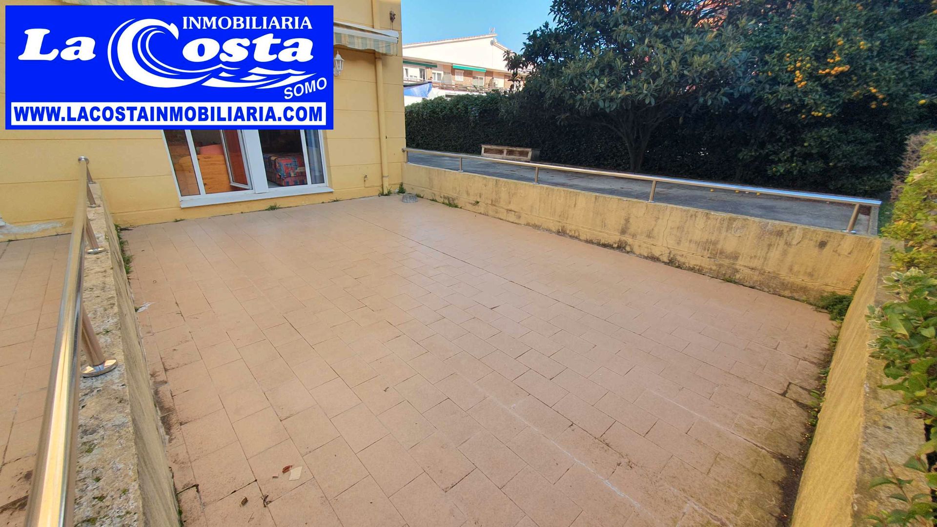 Vista exterior de Piso en venta en Ribamontán al Mar con Calefacción, Terraza y Amueblado