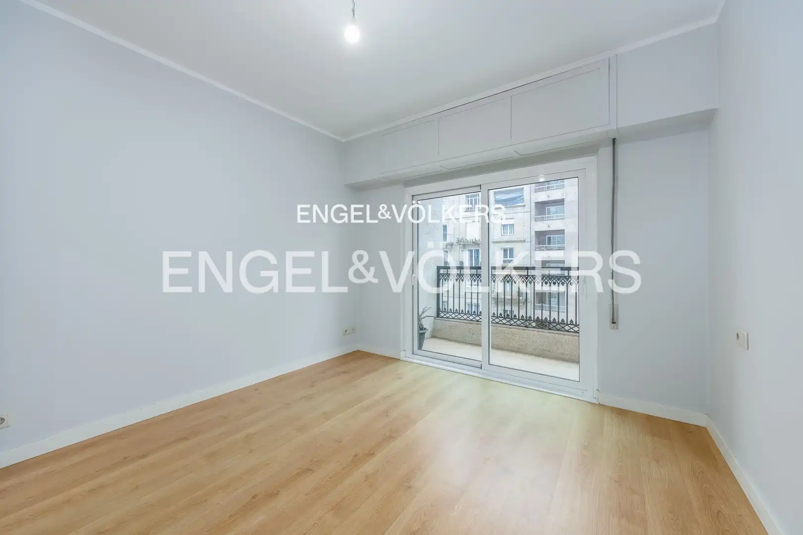 Vista exterior de Piso en venta en Vigo  con Calefacción, Terraza y Balcón
