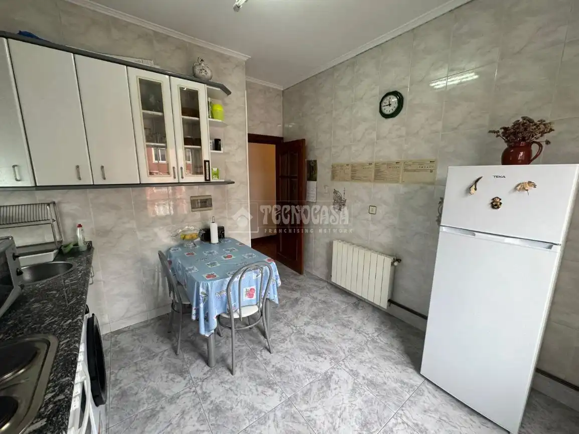 Cocina de Piso en venta en Bilbao  con Calefacción, Trastero y Balcón