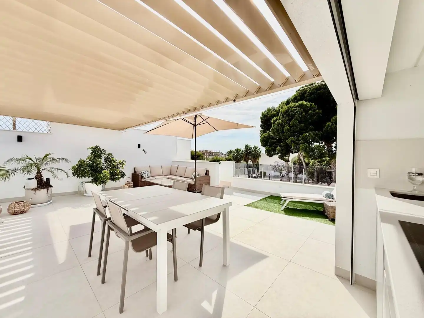 Terrasse von Dachboden zum Verkauf in San Pedro del Pinatar mit Klimaanlage, Heizung und Privatgarten