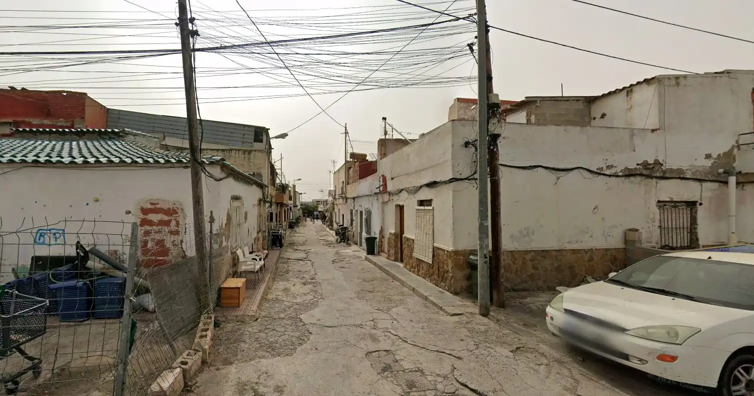 Vista exterior de Casa adosada en venta en Alicante / Alacant
