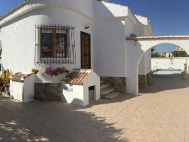 Detached house with pool for sale in Avenida jaca 13, imagen 8